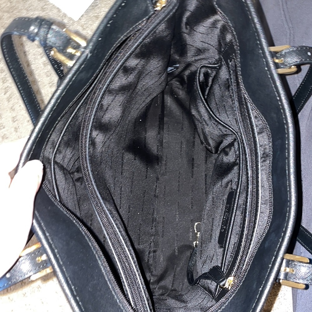 Michael Kors Tote Bag - Picture 4 of 10